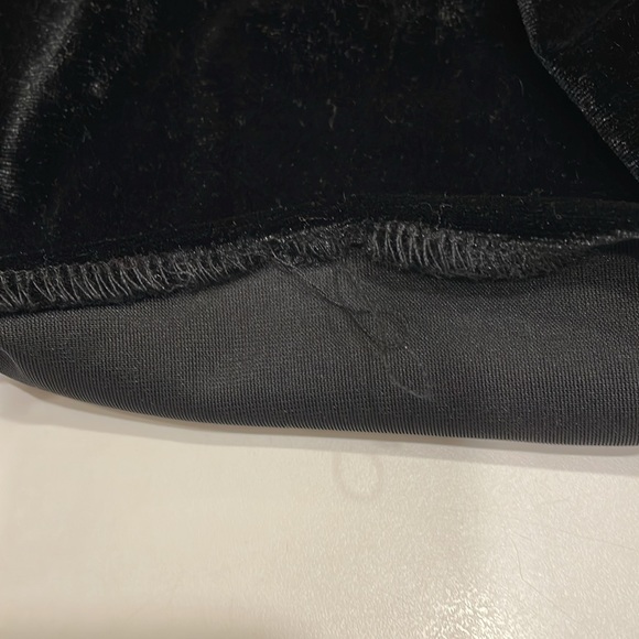 NWT Sincerely Jules Black Velvet Sleeveless drop neck bodysuit in size large - Picture 8 of 8